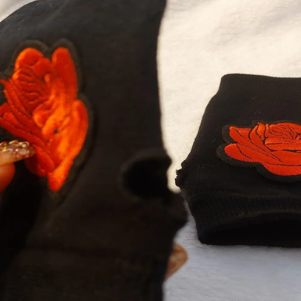 Vintage Rose Embroidered Knit Fingerless Gloves
